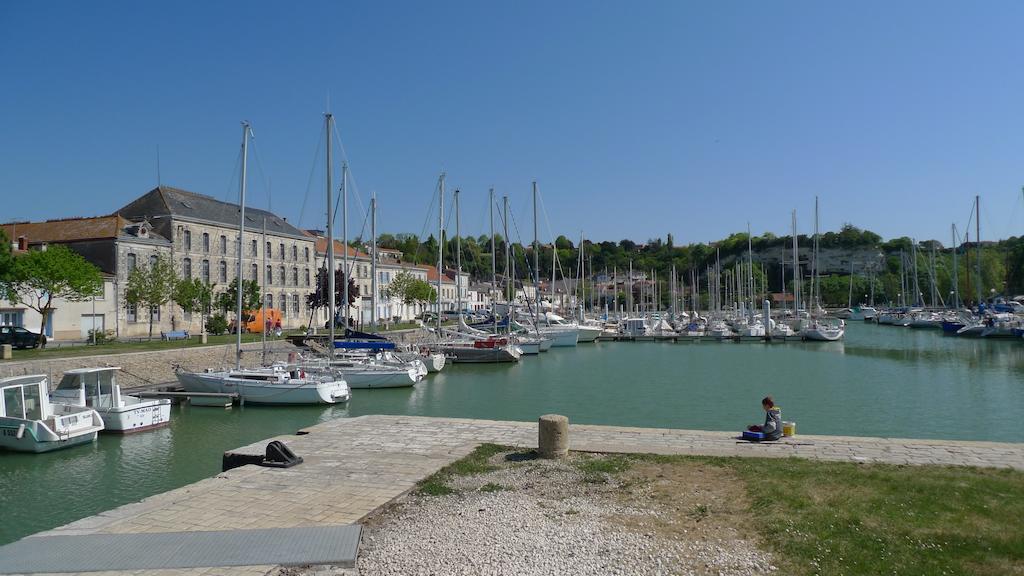 Chambres D'Hotes La Rive Mortagne-sur-Gironde Esterno foto