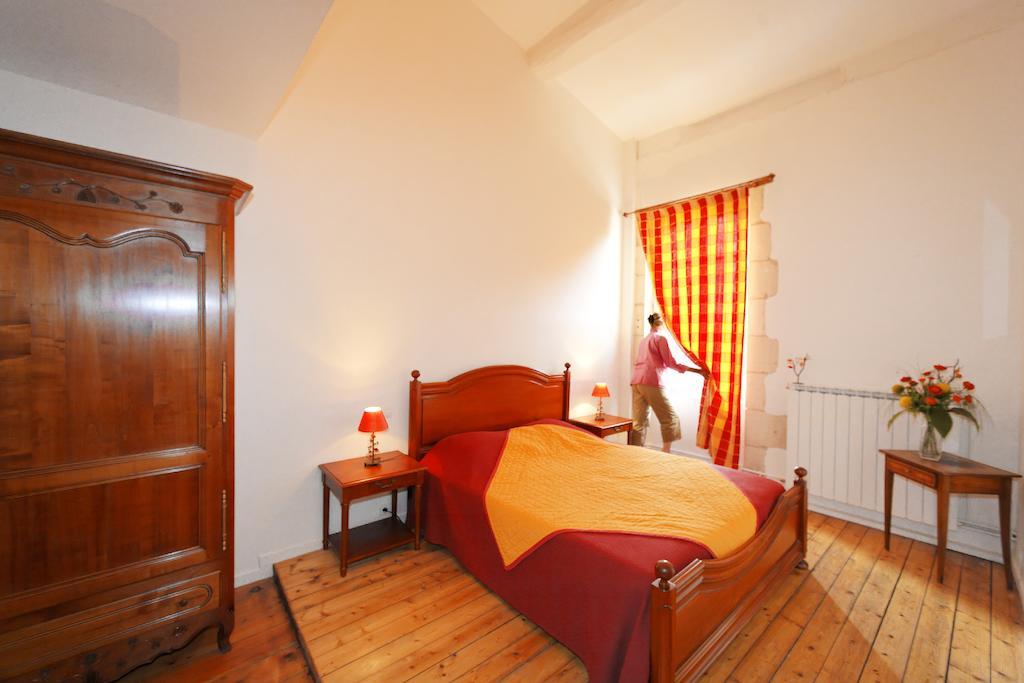 Chambres D'Hotes La Rive Mortagne-sur-Gironde Camera foto